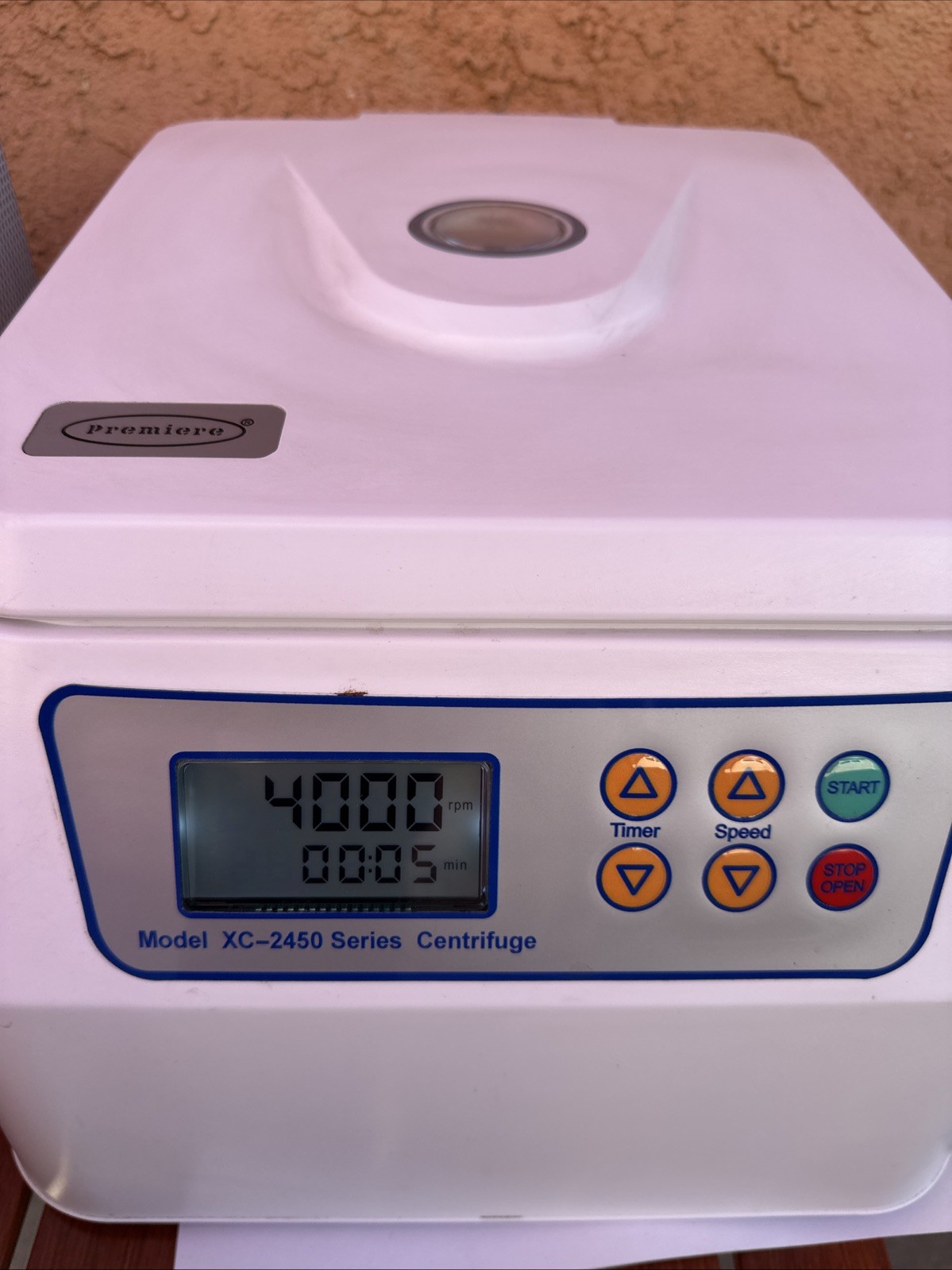 Premiere Low speed Centrifuge (XC-2450) 6x 15ml-50ml Tubes, 1-60mins, 4000rpm