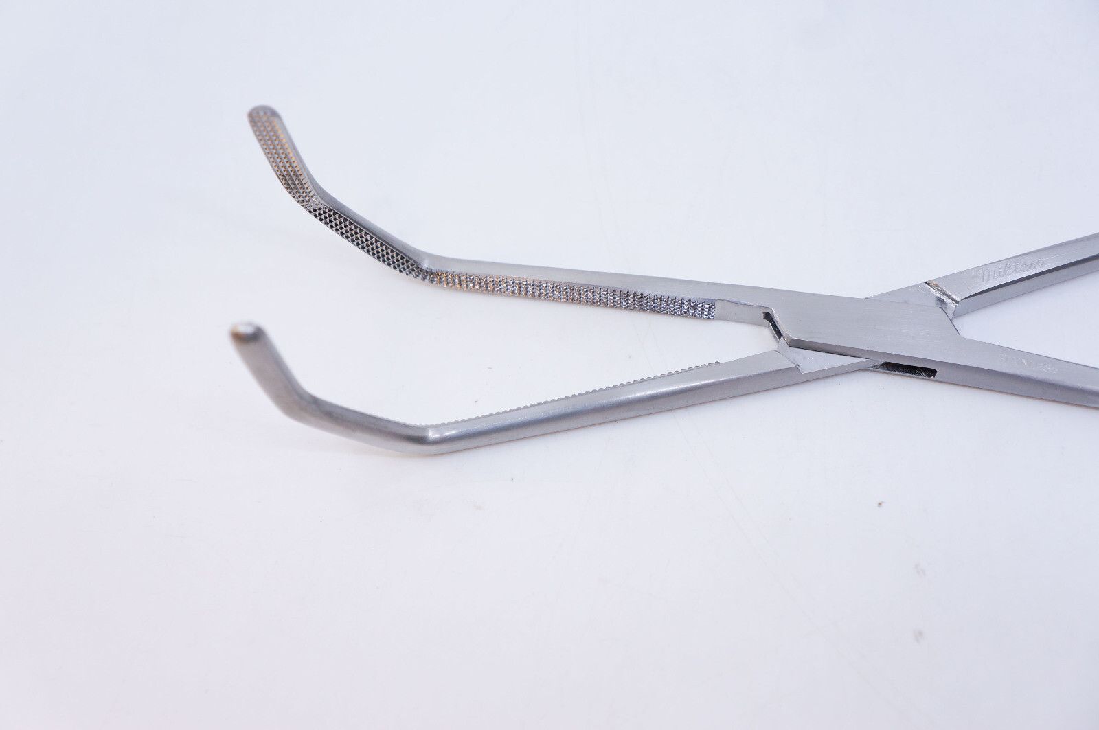 Miltex Forceps Kidney Pedicle, Length 24.1cm, NSN 6515-01-139-8204