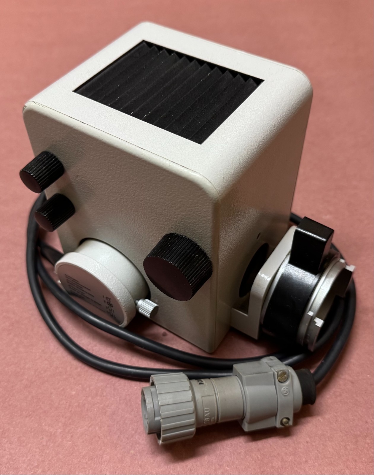 Leitz Microscope Halogen Lamp Housing Light Lamp House Illuminator 100W