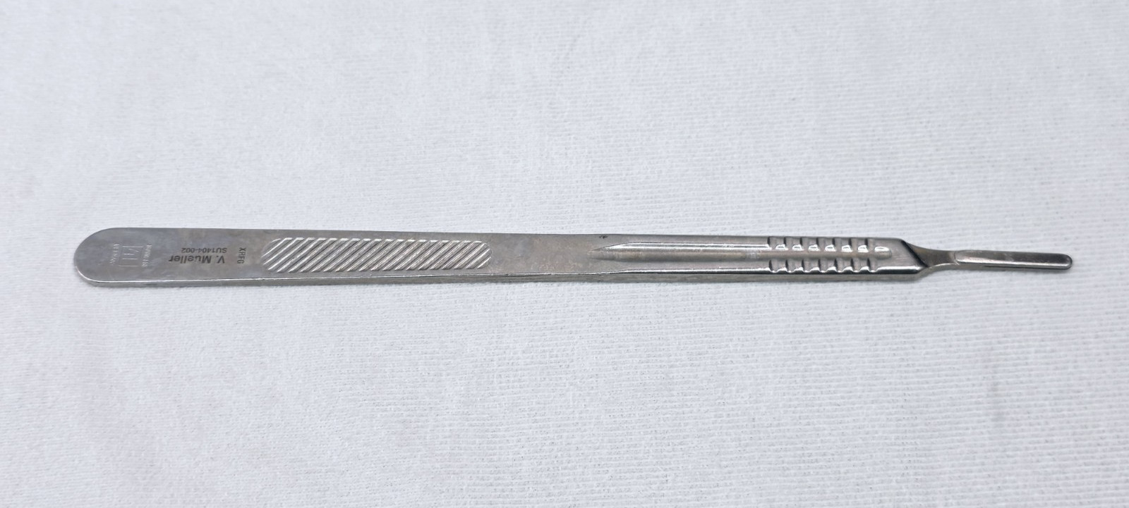 V. Mueller SU1404–002 4L Long Knife / Scalpel / Blade Handle