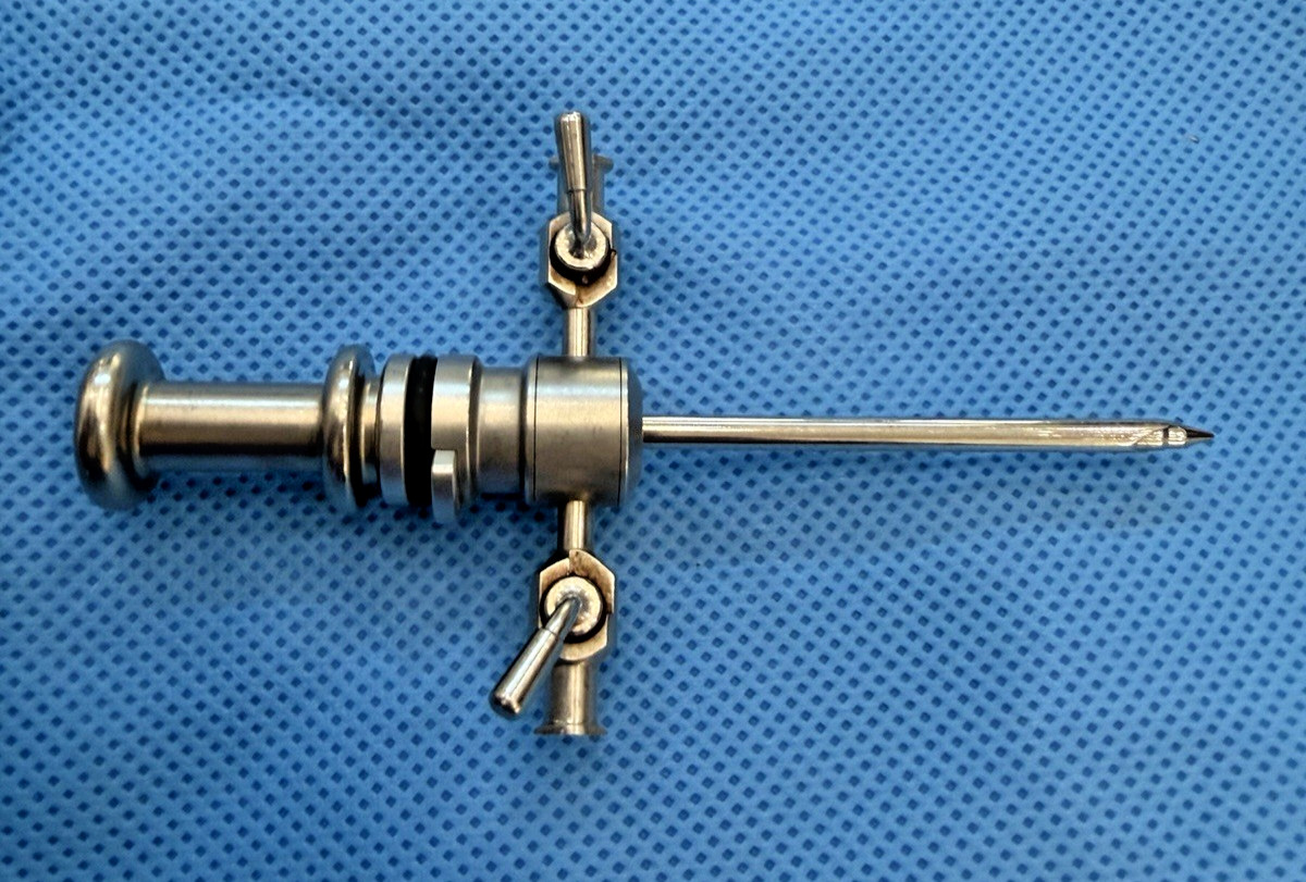 ✅✅Stryker 502-714-560 4.0mm Cannula with 2 Rotating Stopcocks and Obturator