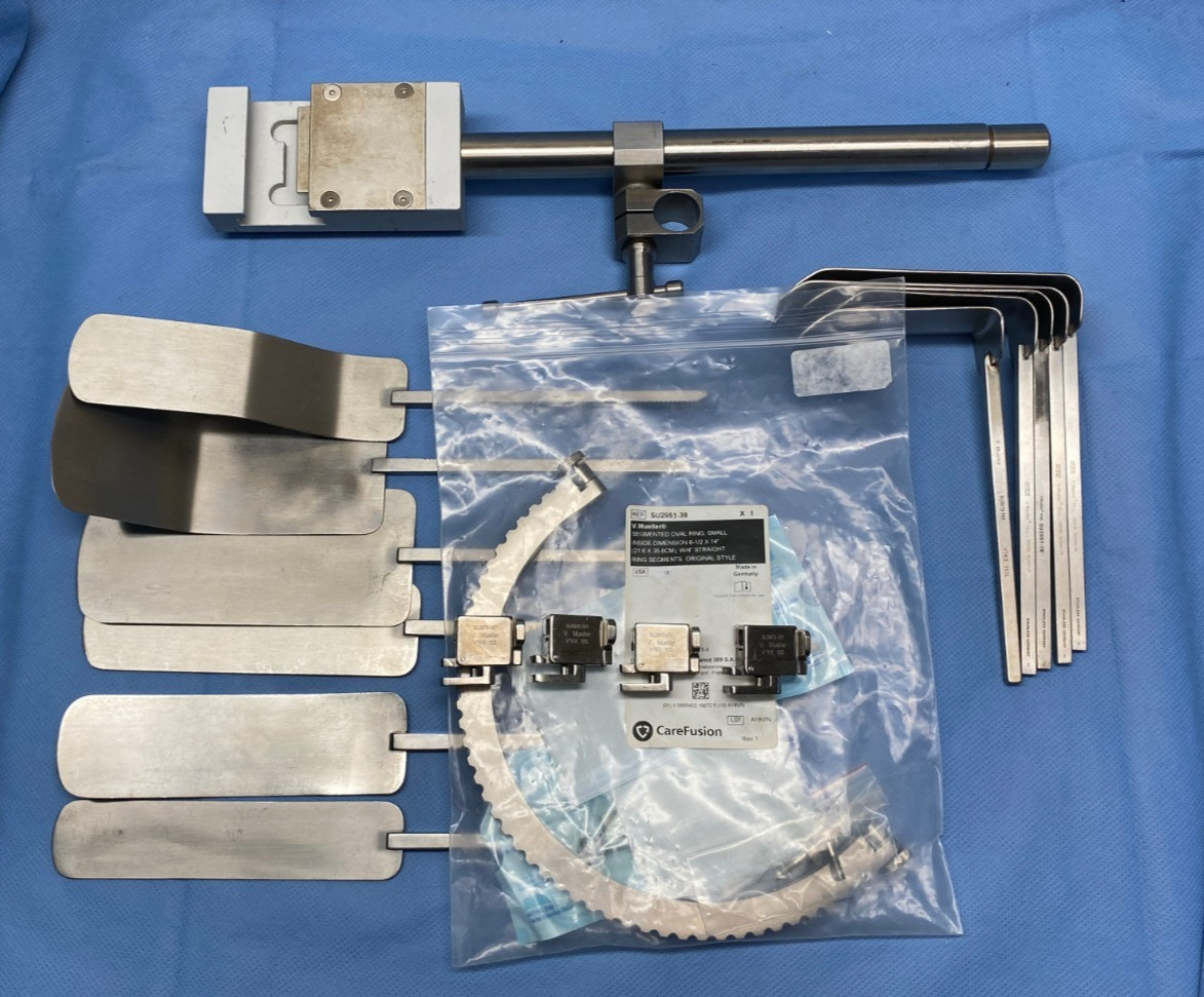 V. Mueller SU2951 Bookwalter Retractor Set, Table Post, Ring, Blades, Clamps