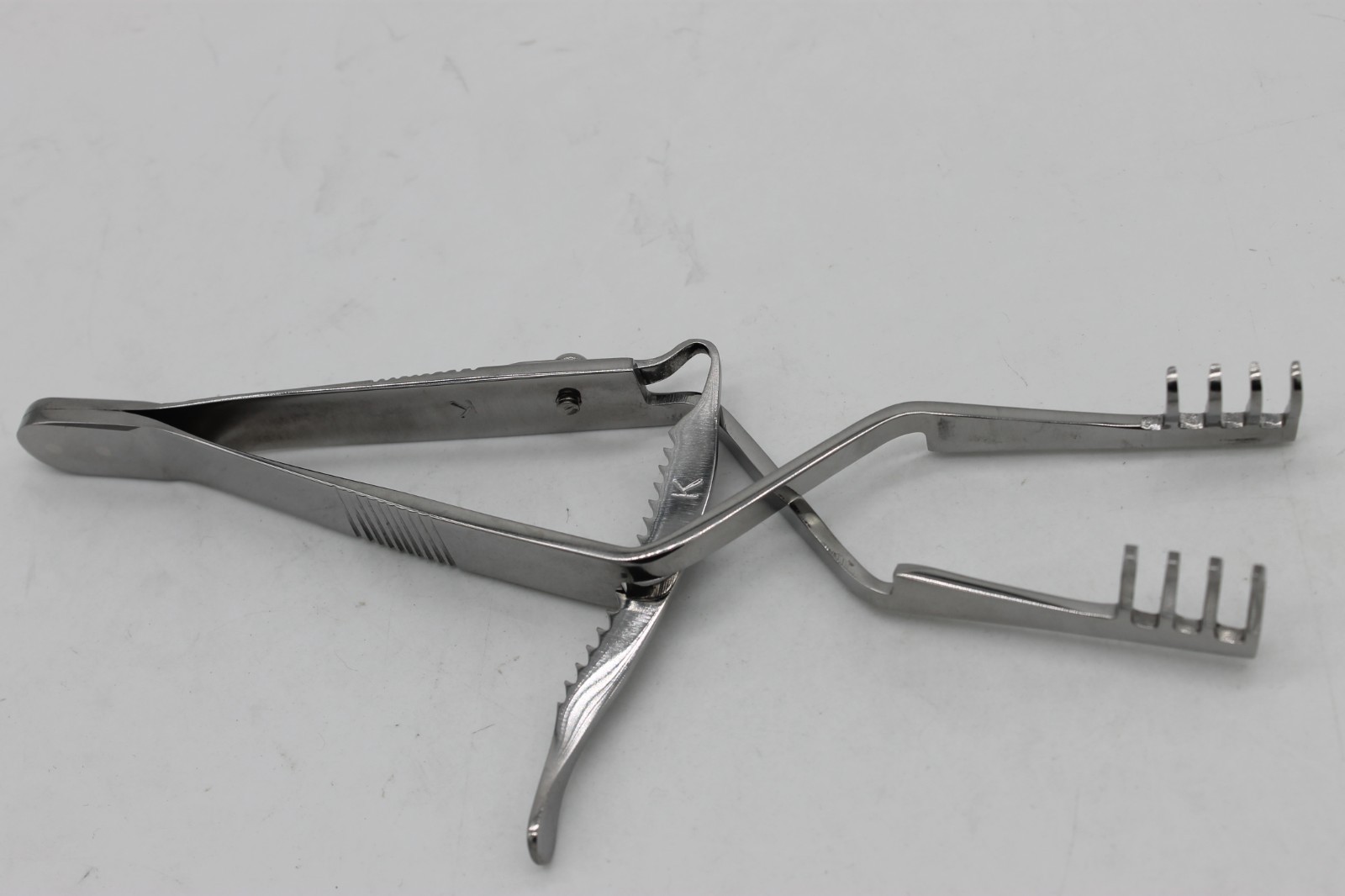 Mini Self Retaining Retractor For Fingers Orthopedic Surgical Instrument