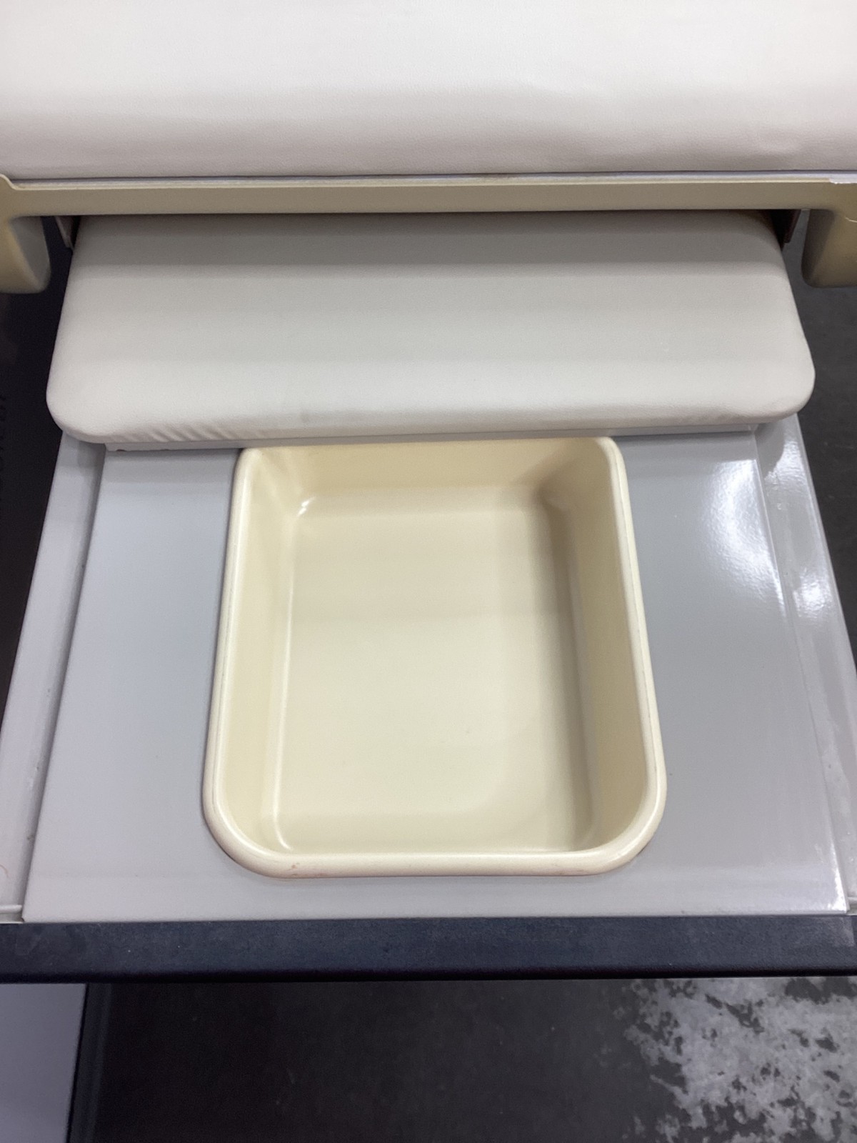 MIDMARK RITTER EXAMINATION TABLE !