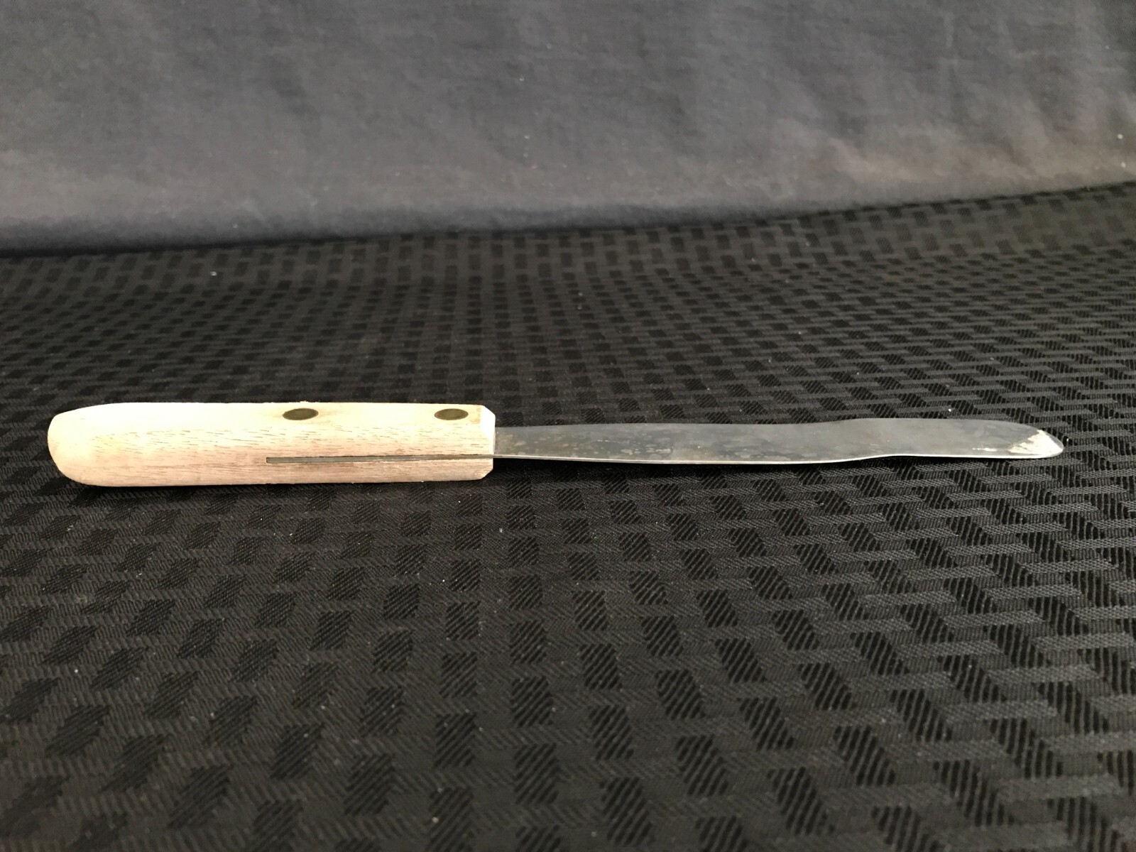 Lab Stainless Steel Spatula w/ Wood Handle 10-1/2” L x 1-1/8″ W with 6” Blade