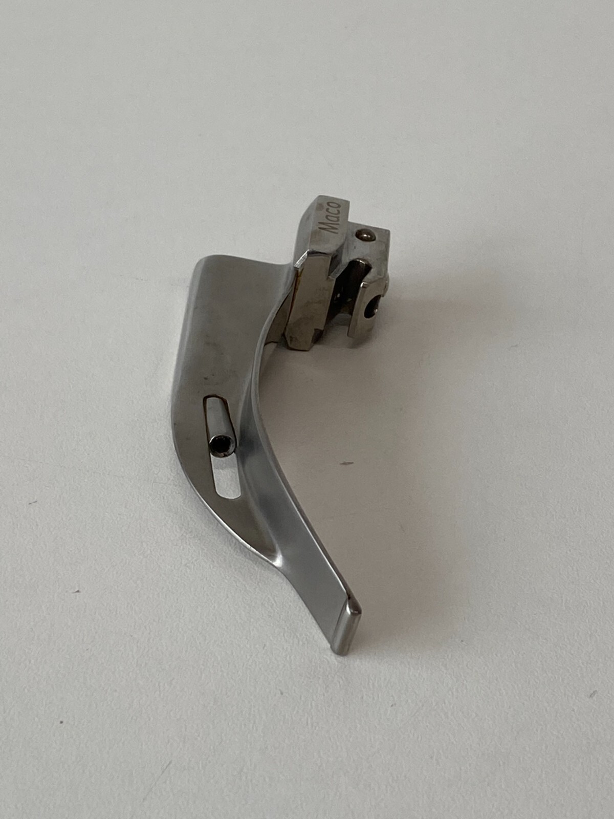 L30: Lot of 34 Maco Macintosh 2 Blade