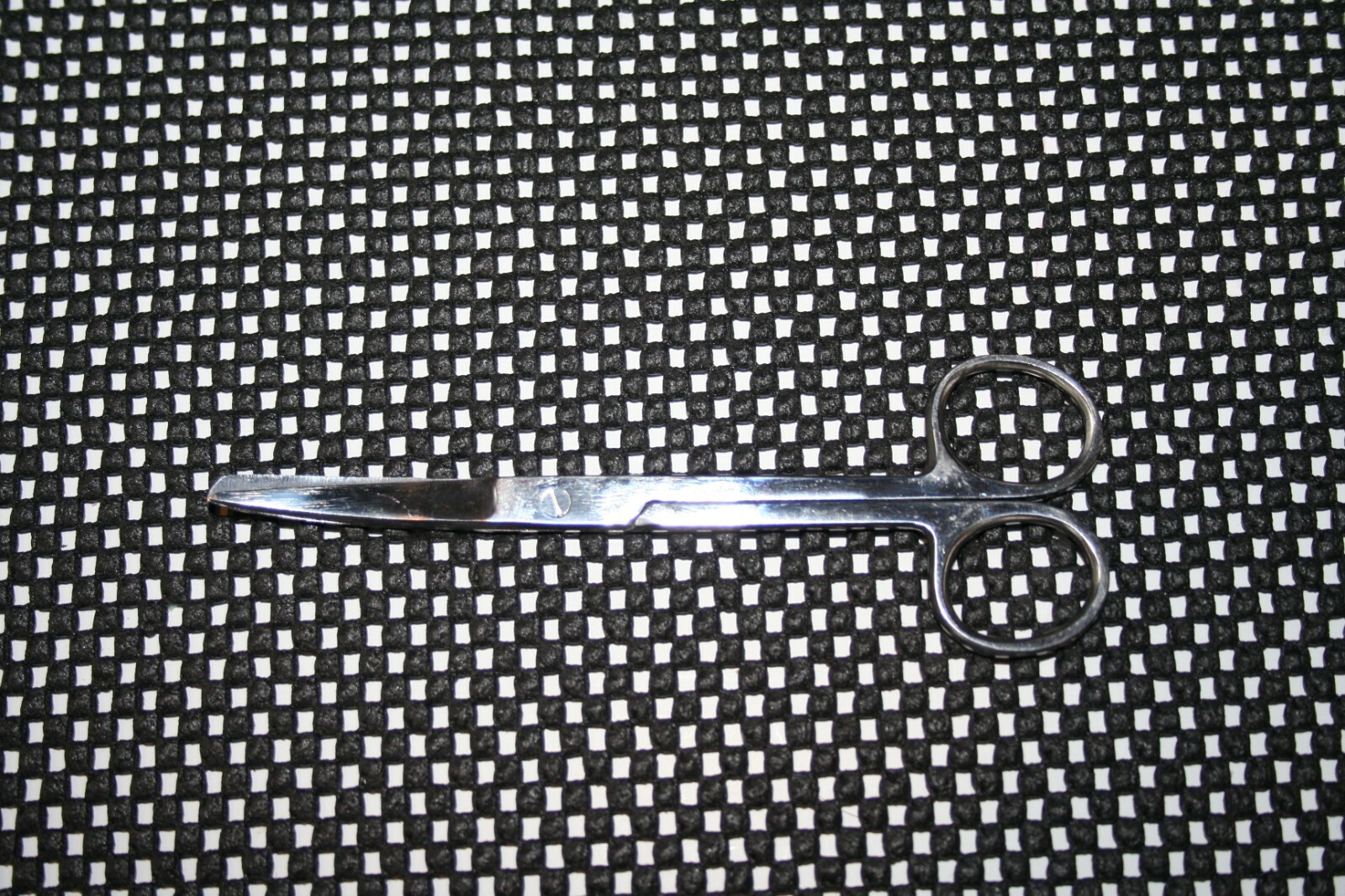 2 PAIRS- OPERATING DISSECTING SCISSORS 5.5″ CURVED TIP BLUNT SHARP NEW