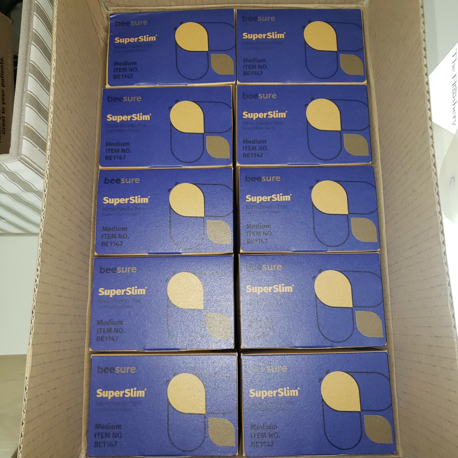 BeeSure SuperSlim BE1147 Nitrile Exam Gloves, 10 Boxes of 300 Gloves – MEDIUM