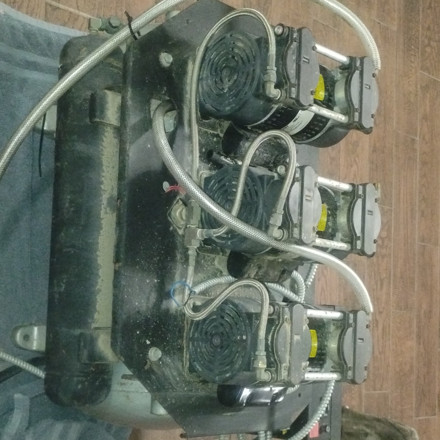 MIDMARK P32 dental compressor
