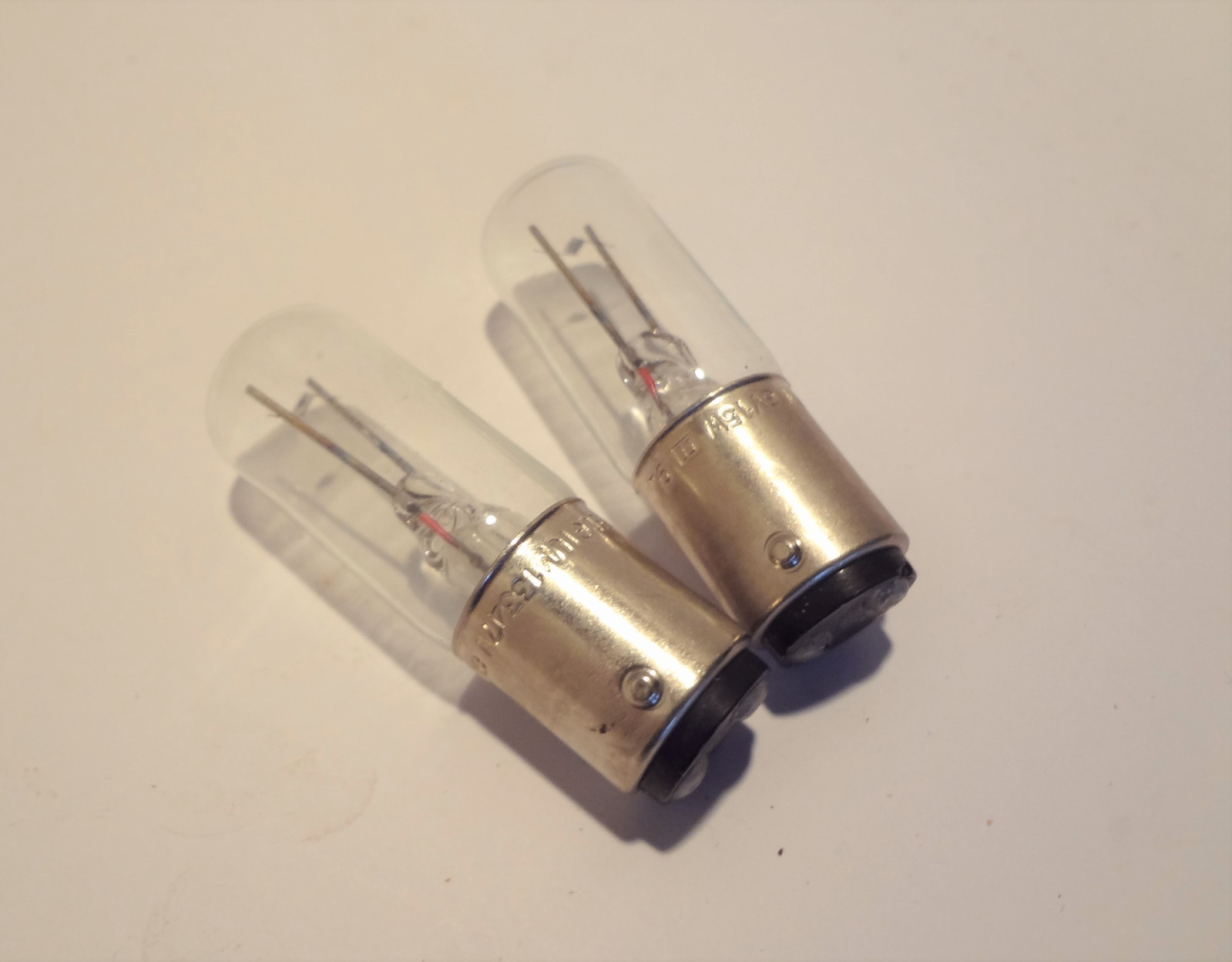 LEITZ LEICA 6 VOLT 15 WATT BULB #500012 PHILLIPS #13347W NIKON #77903 QTY (2)