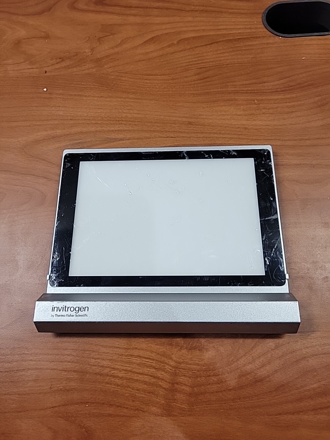 Invitrogen™ Dual LED Blue/White Light Transilluminator Catalog # LB0100