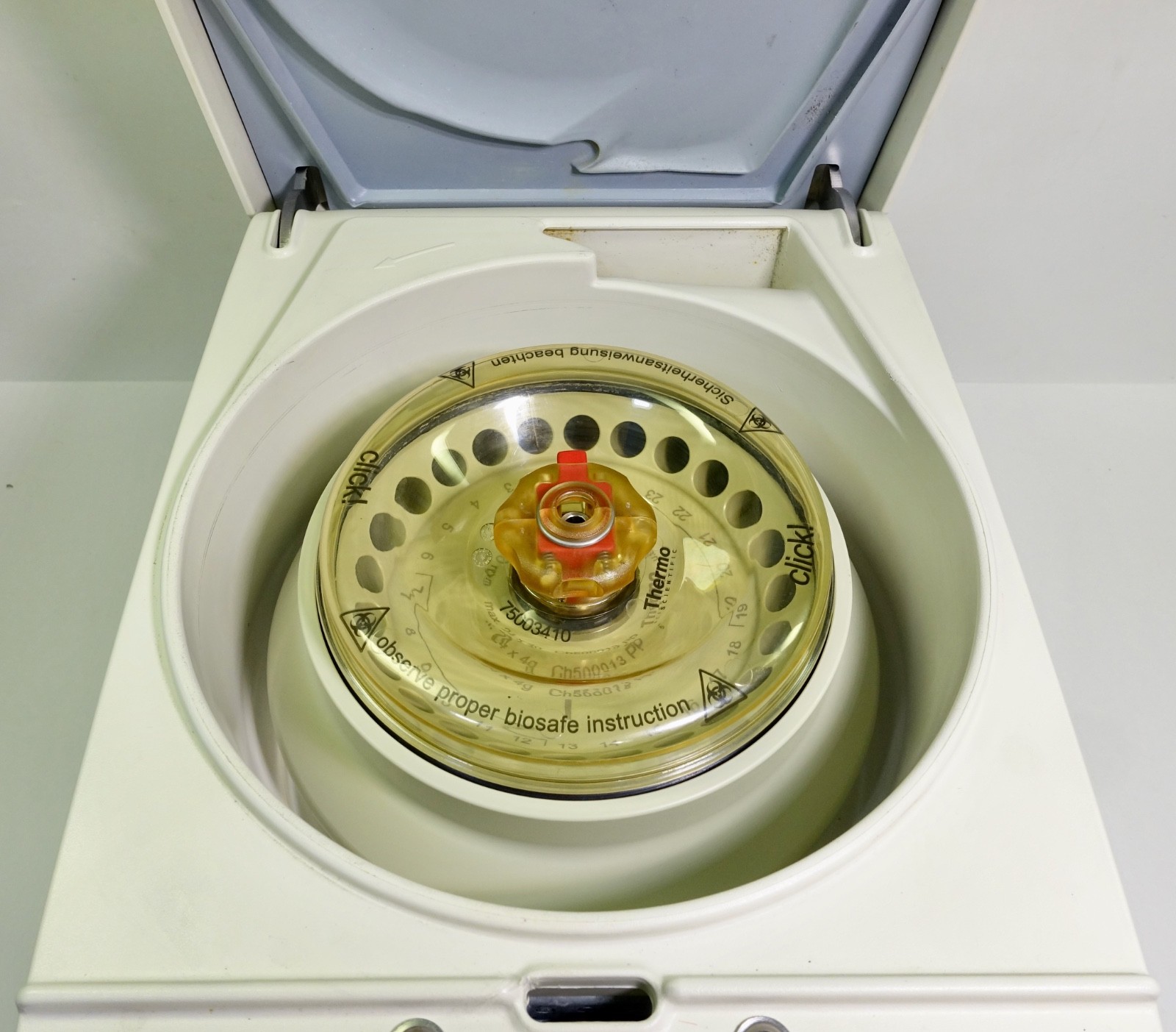 Thermo Scientific Sorvall Legend Micro 17 Centrifuge 75002431 + Rotor /Lid