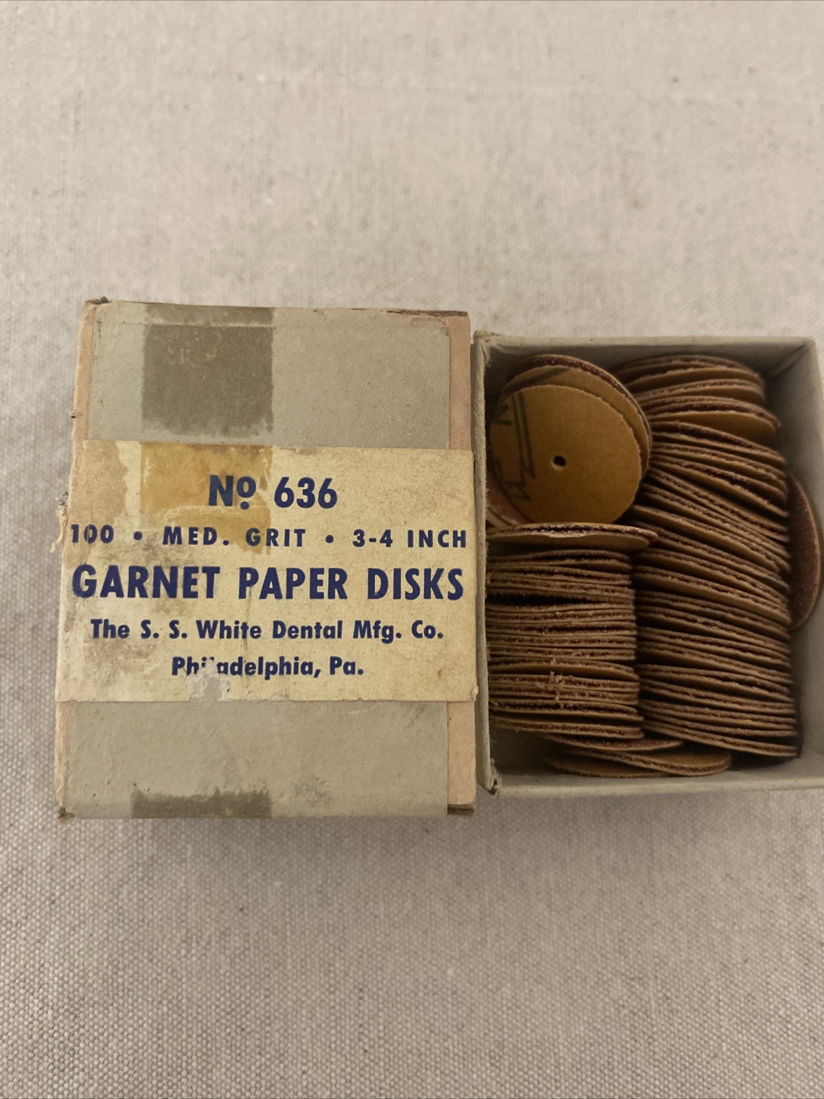S. S. White Dental Mtg Co No. 636 Medium Grit Garnet Paper Sanding Disks 3/4″