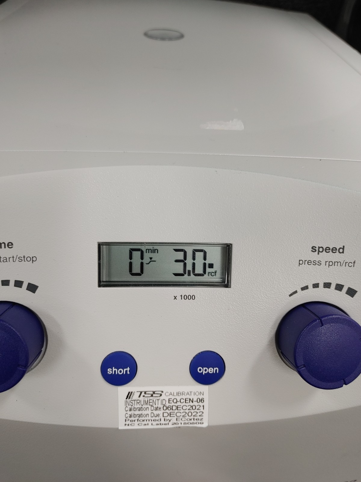 EPPENDORF 5702 Low Speed Centrifuge No Rotor