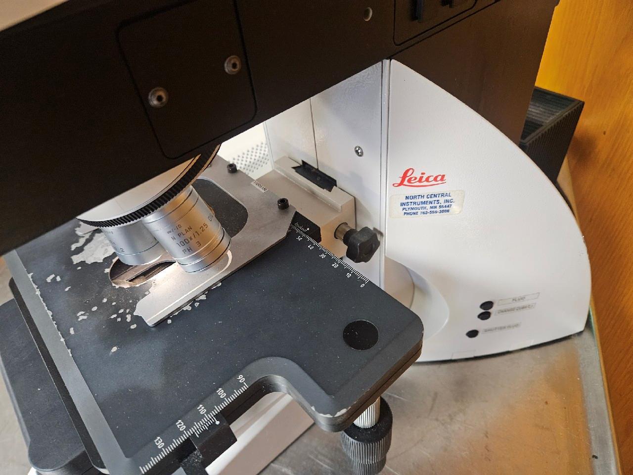 LEICA DM4000 B UPRIGHT CLINICAL RESEARCH MICROSCOPE DM 4000-B W/ 4 OBJECTIVES