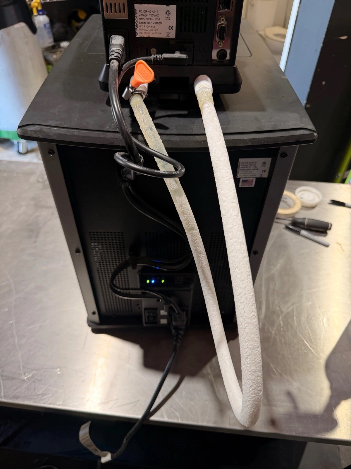 Polyscience AD 15L Recirculating Chiller / Heater – AD15R-40-A11B – Tested