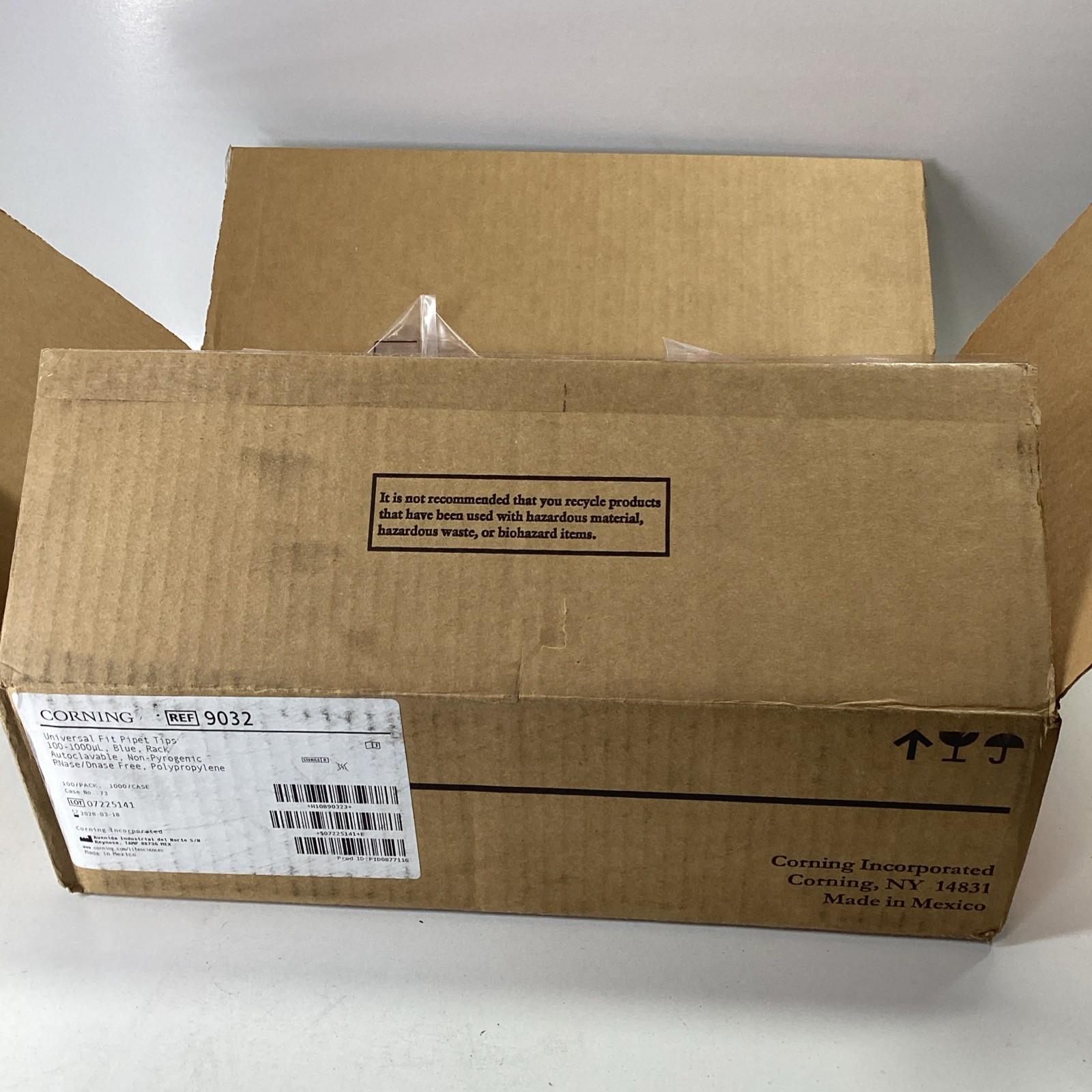 CORNING 9032 100-1000uL Universal Fit Pipet Tips 10x 100/Rack Blue Exp 03/2028