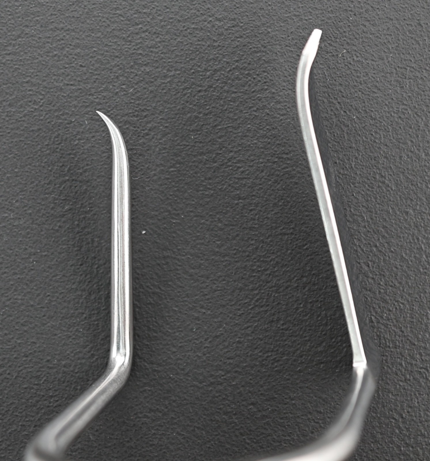 V Mueller B-0211 Williams Discectomy Retractor, 19x70mm Blade, Pronged, 7.25″