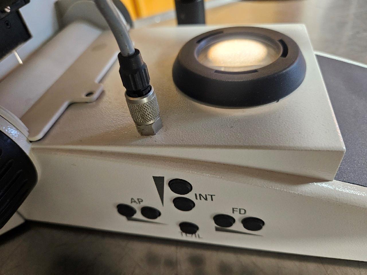 LEICA DM4000 B UPRIGHT CLINICAL RESEARCH MICROSCOPE DM 4000-B W/ 4 OBJECTIVES