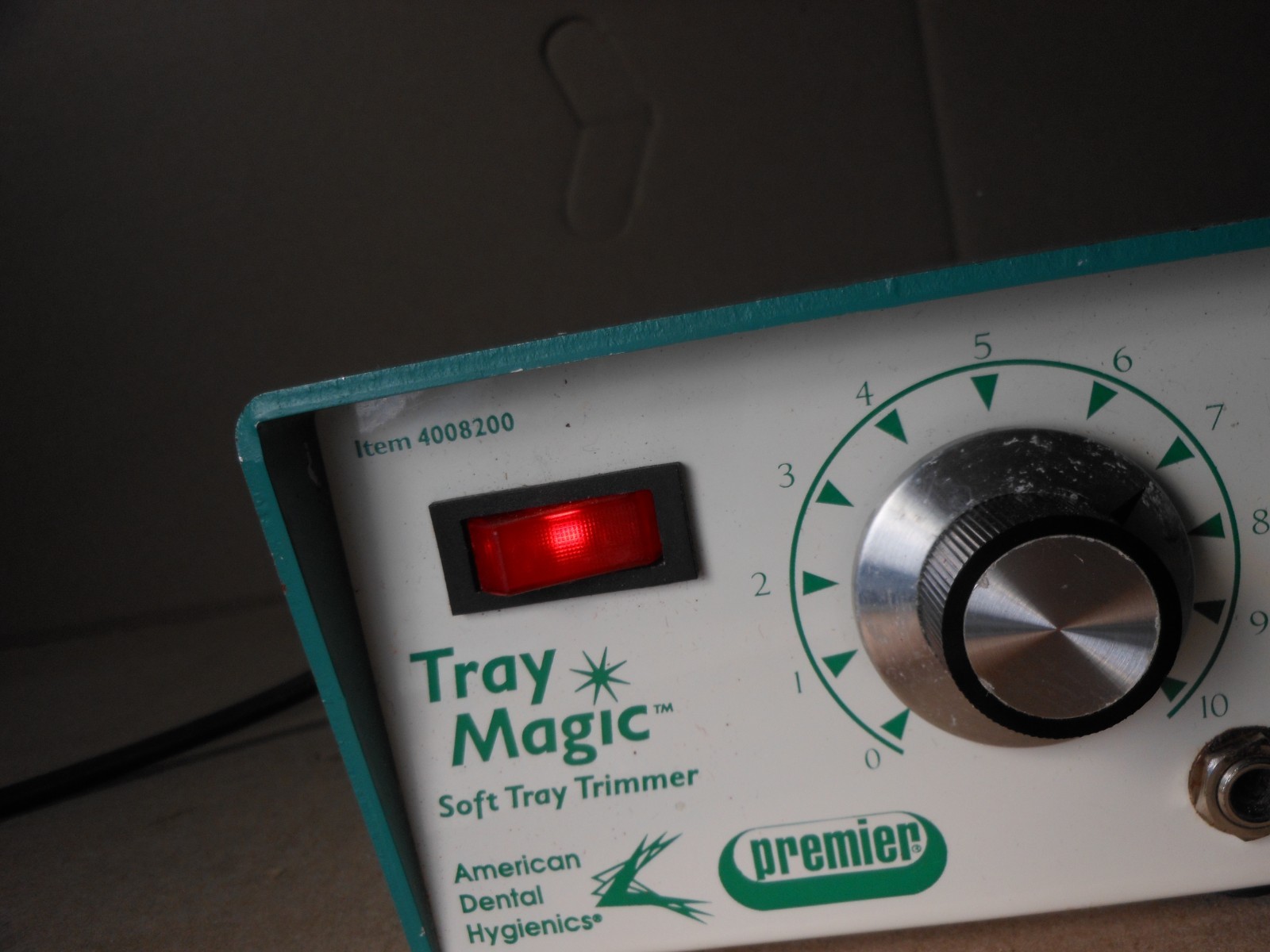 TRAY MAGIC SOFT TRAY TRIMMER Model 4008200 – Powers On Untested – Incomplete