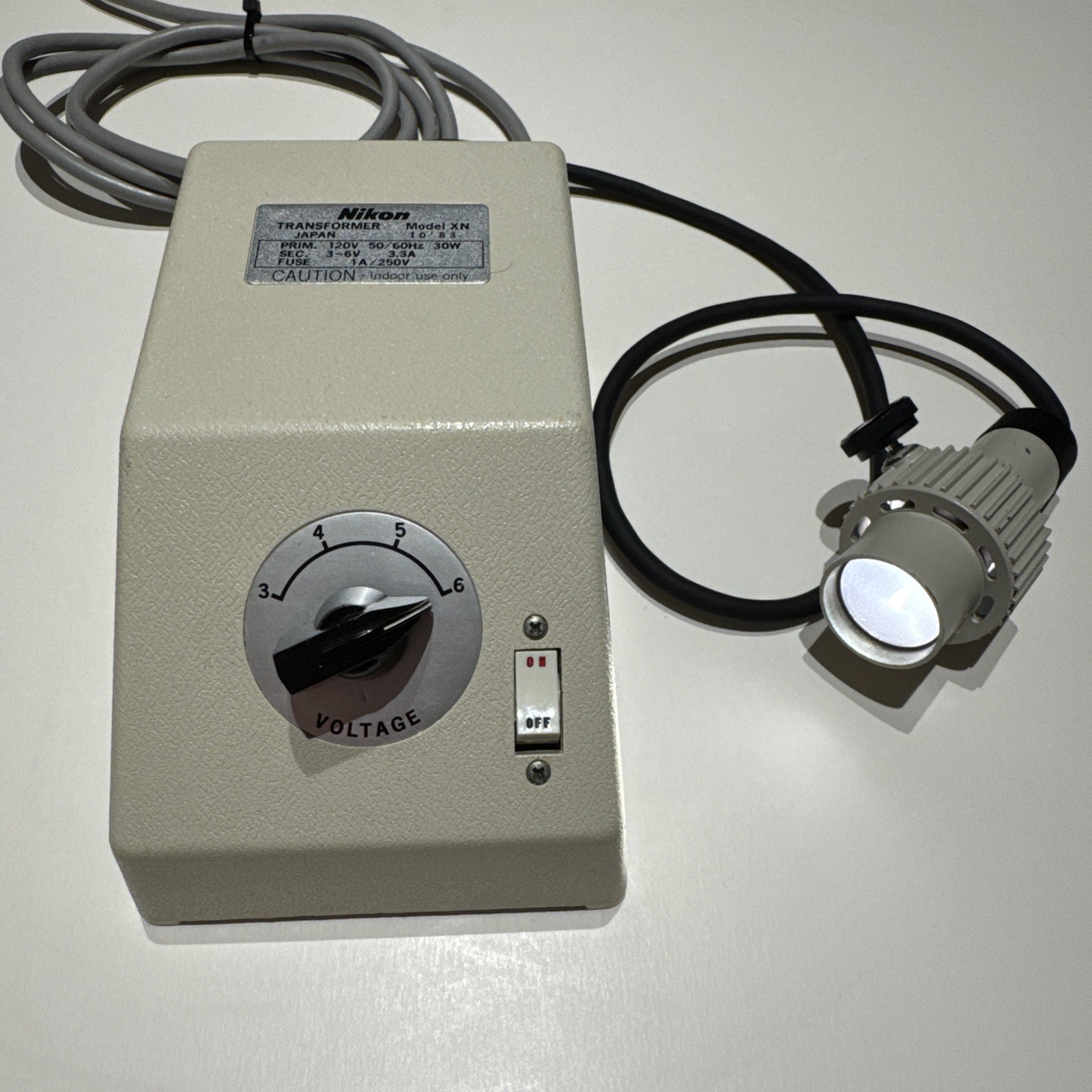 Nikon XN Transformer 120 VAC Input 3.3 Amps With Nikon MME22200 And Bulb WORKING