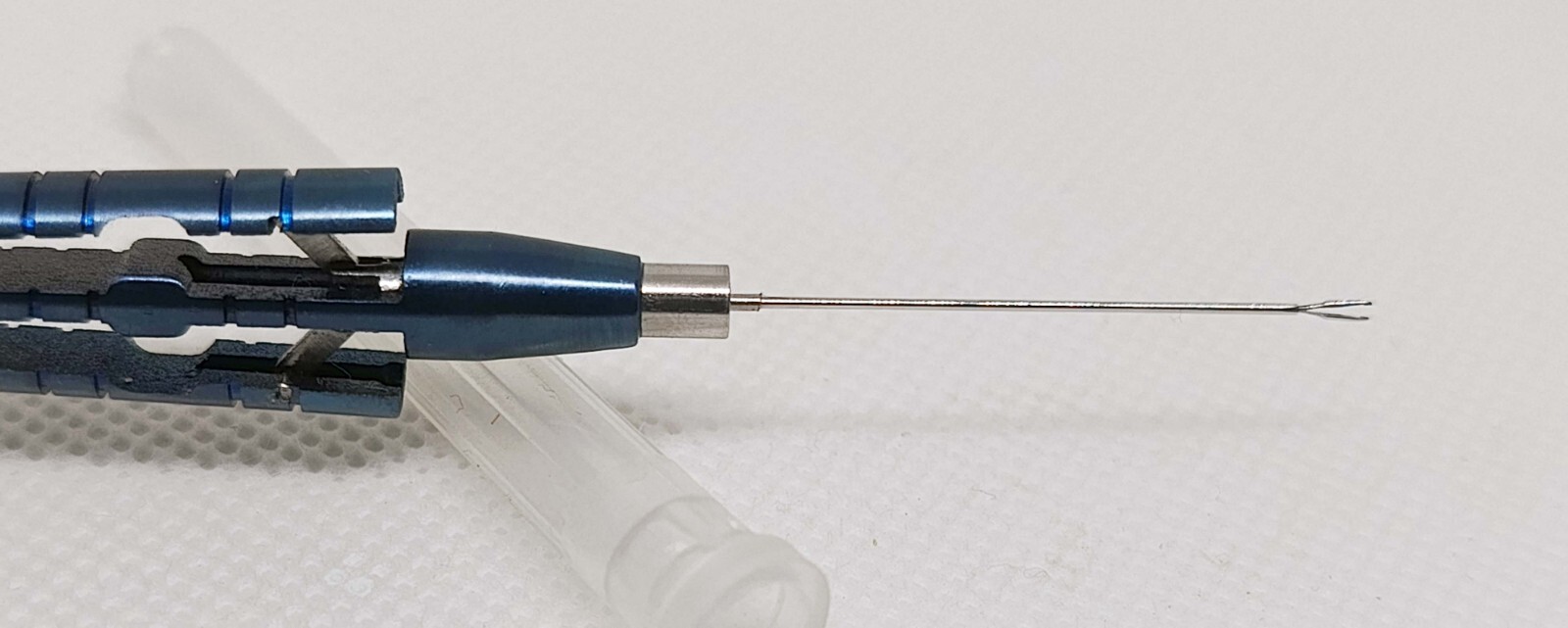 Ophthalmic Eckardt Micro Retinal Forceps available in 23G & 25G in Good Quality