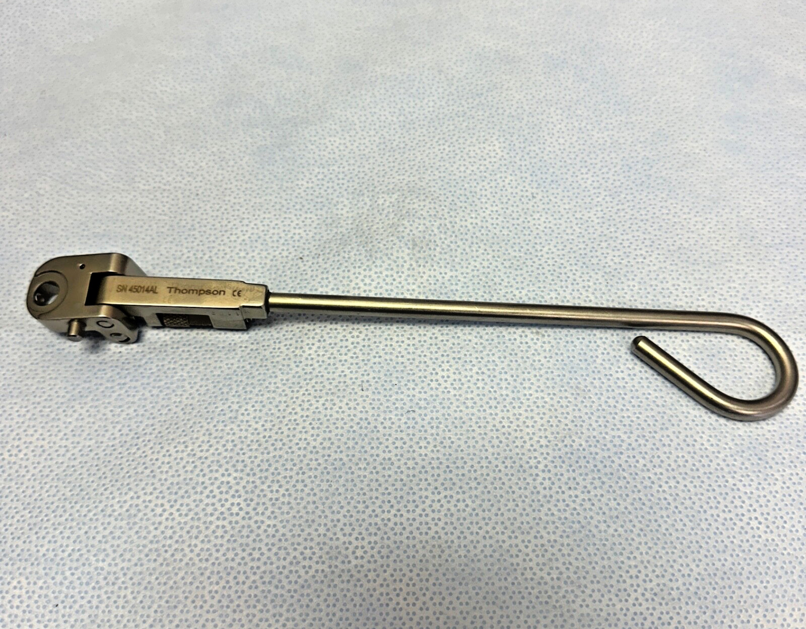 Thompson 45014AL Angling Retractor Handle for SynFrame 8 ¾ ” Surgery