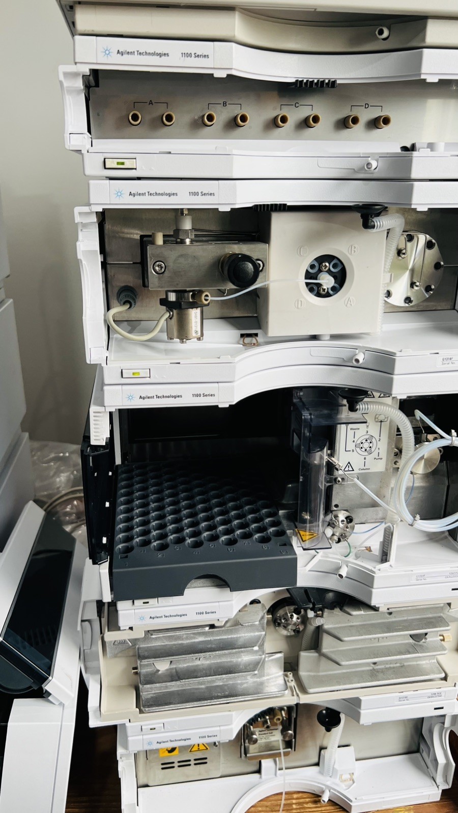 Agilent 1100 HPLC Tested System. PC w/ OpenLab, Lab advisor. Method