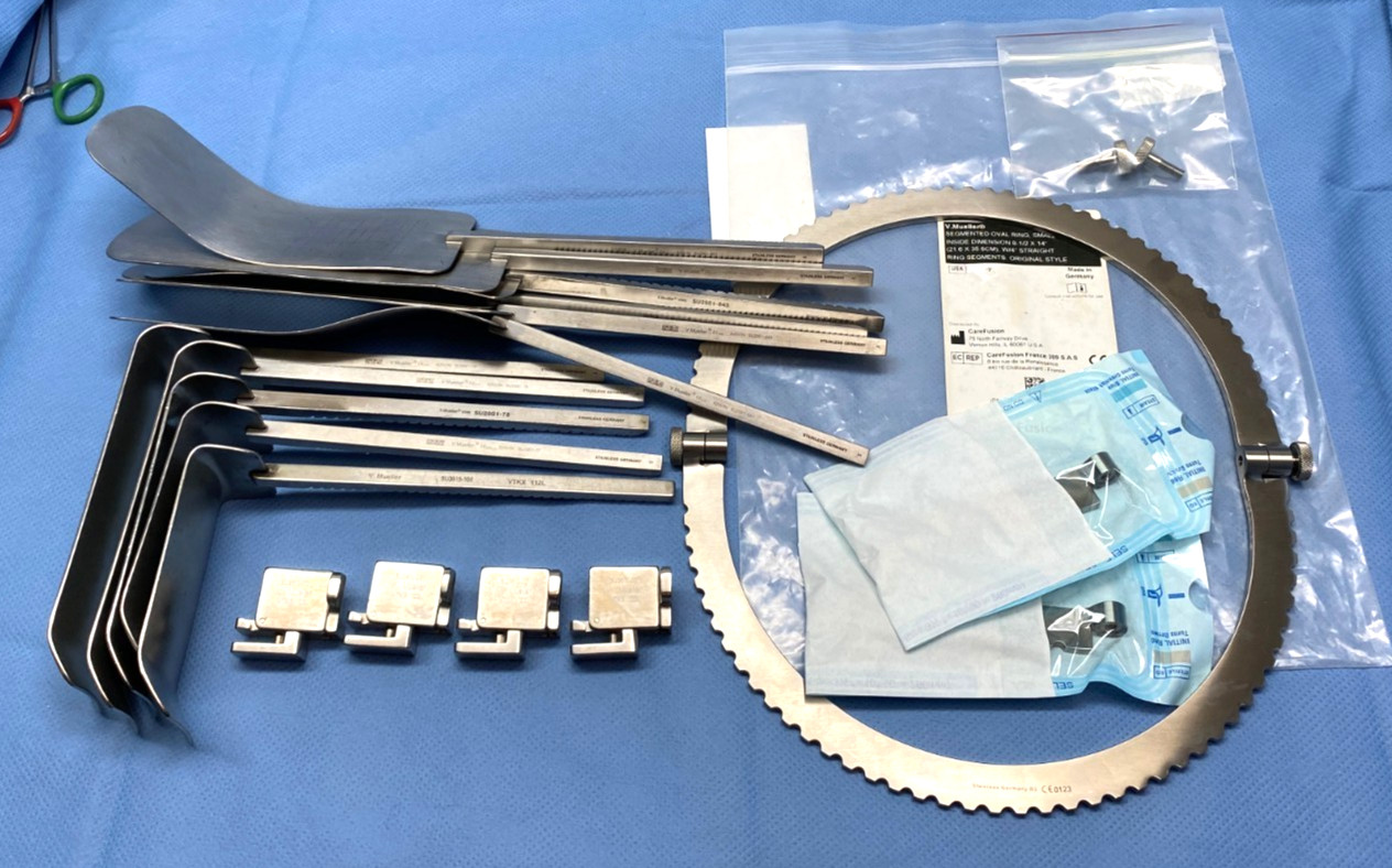 V. Mueller SU2951 Bookwalter Retractor Set, Table Post, Ring, Blades, Clamps