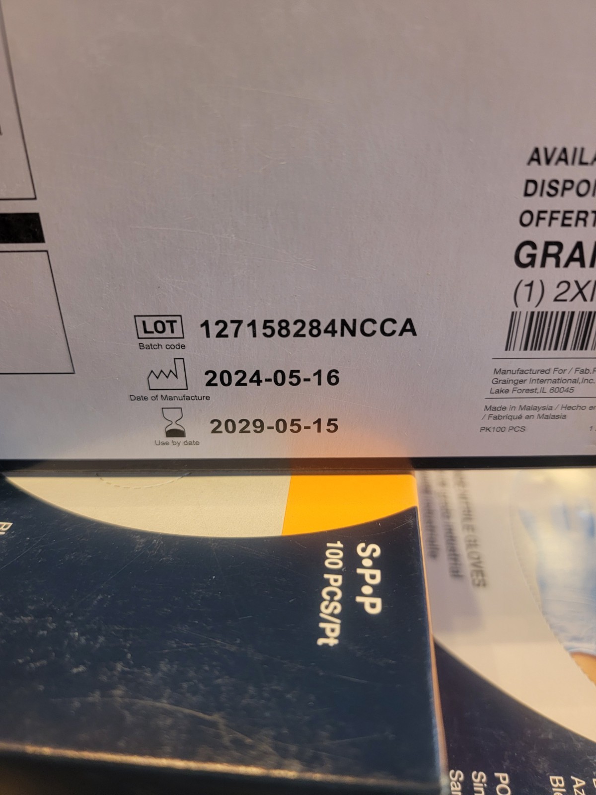 Condor 2XMA6T Disposable Gloves, Nitrile, Powder-Free, S, 4boxes Of 100 gloves.