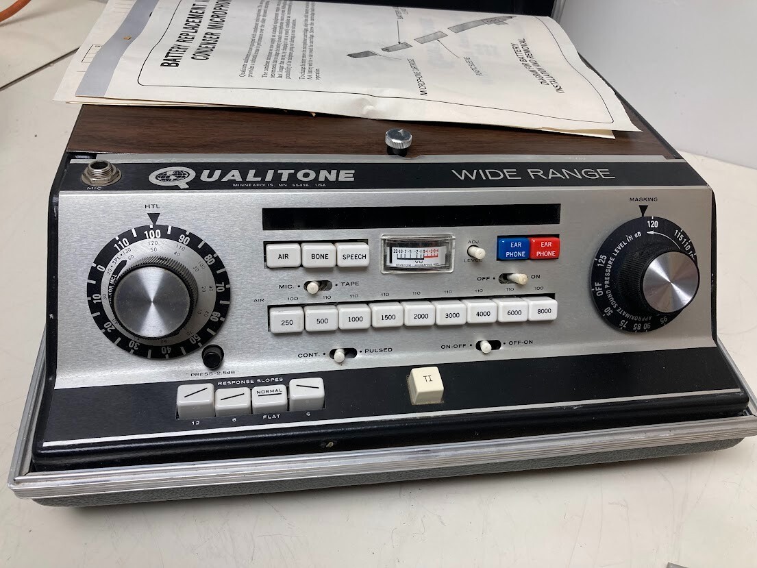 Qualitone Wide Range Hearing Ultratone Device System in Storage Case – Used
