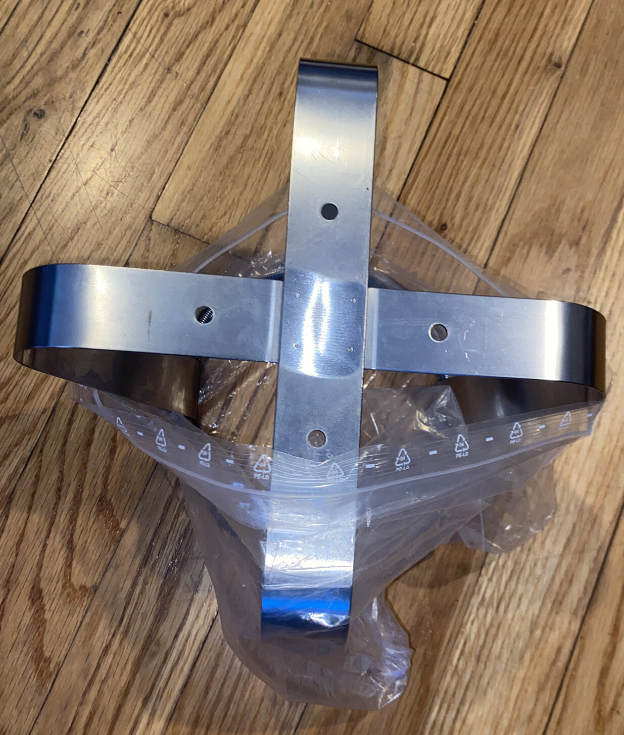 Erlenmeyer Flask Clamp by eppendorf 8 Liter Size ?? Base 8-1/4”x 5-1/2” Spring