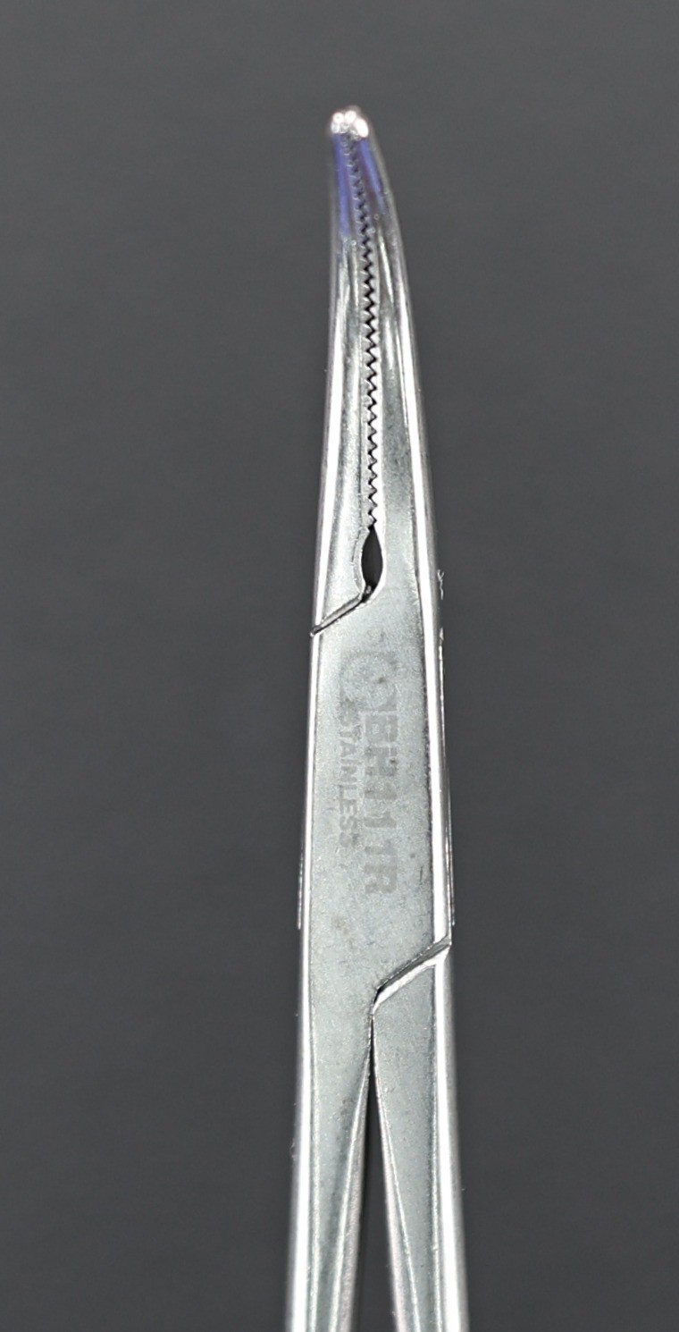 AESCULAP BR111R Halsted Mosquito Forceps, Curved, Delicate, Serrated Tips, 5″