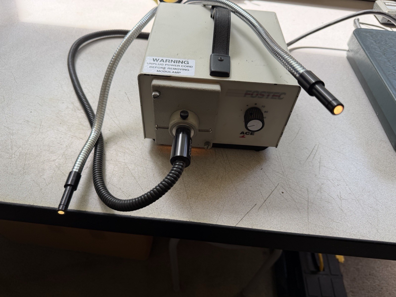 Fostec : Ace-I – Type 20500 – Fiber Optic Light Generators With Split Light Pipe