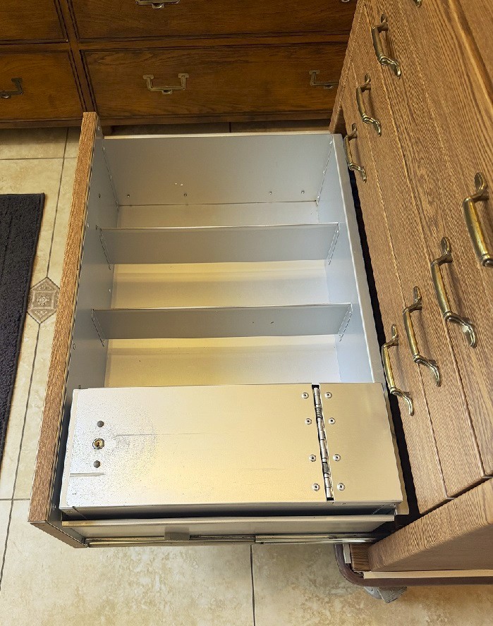 Capsa VM4-AP Medication Cart (7 Drawers)