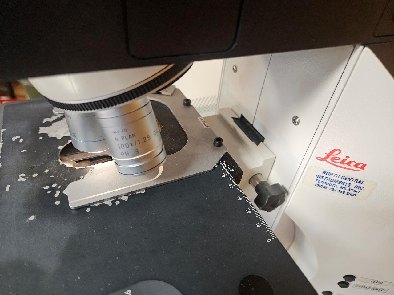 LEICA DM4000 B UPRIGHT CLINICAL RESEARCH MICROSCOPE DM 4000-B W/ 4 OBJECTIVES
