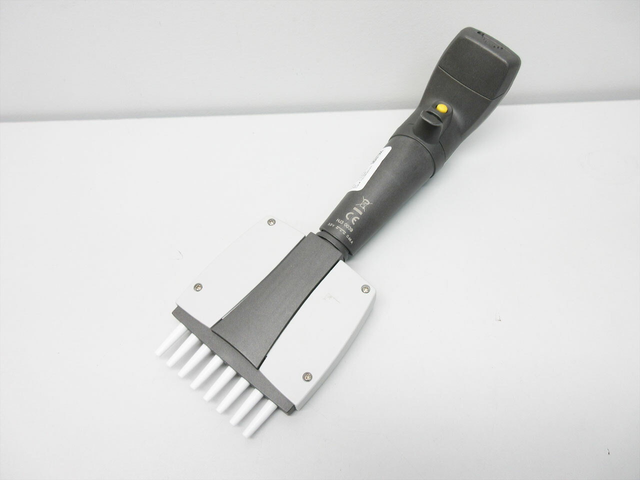 THERMO SCIENTIFIC 46300200 50 uL NOVUS ELECTRONIC 8 CHANNEL PIPETTE NO BAT