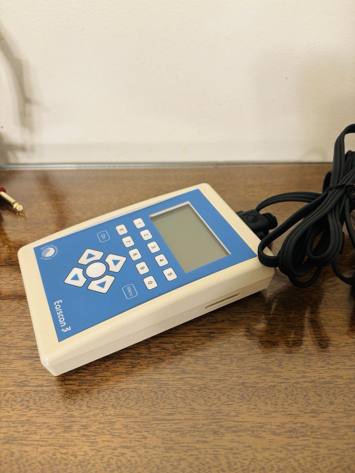 Earscan 3 Audiometer (ES3) with Headset, Response Bottom, AC Adapter & Cords