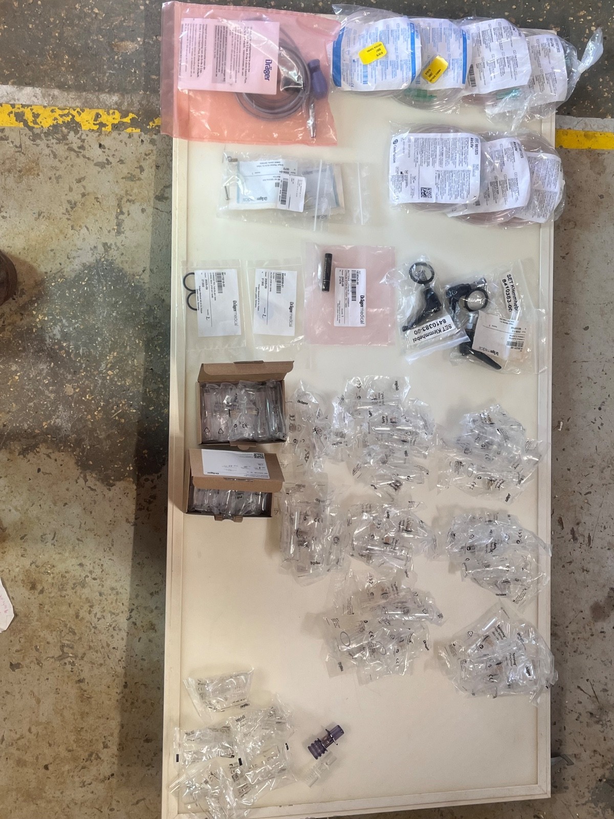 EVITA XL DRAGER VENTILATORS w/ compressor, LOT SALE, 48 flow sensors & more