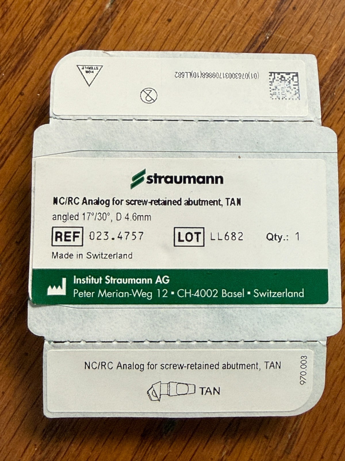 Straumann NC/RC Analog for Screw-retained Abutments – angled 17/30°, Ø 4.6mm,tan