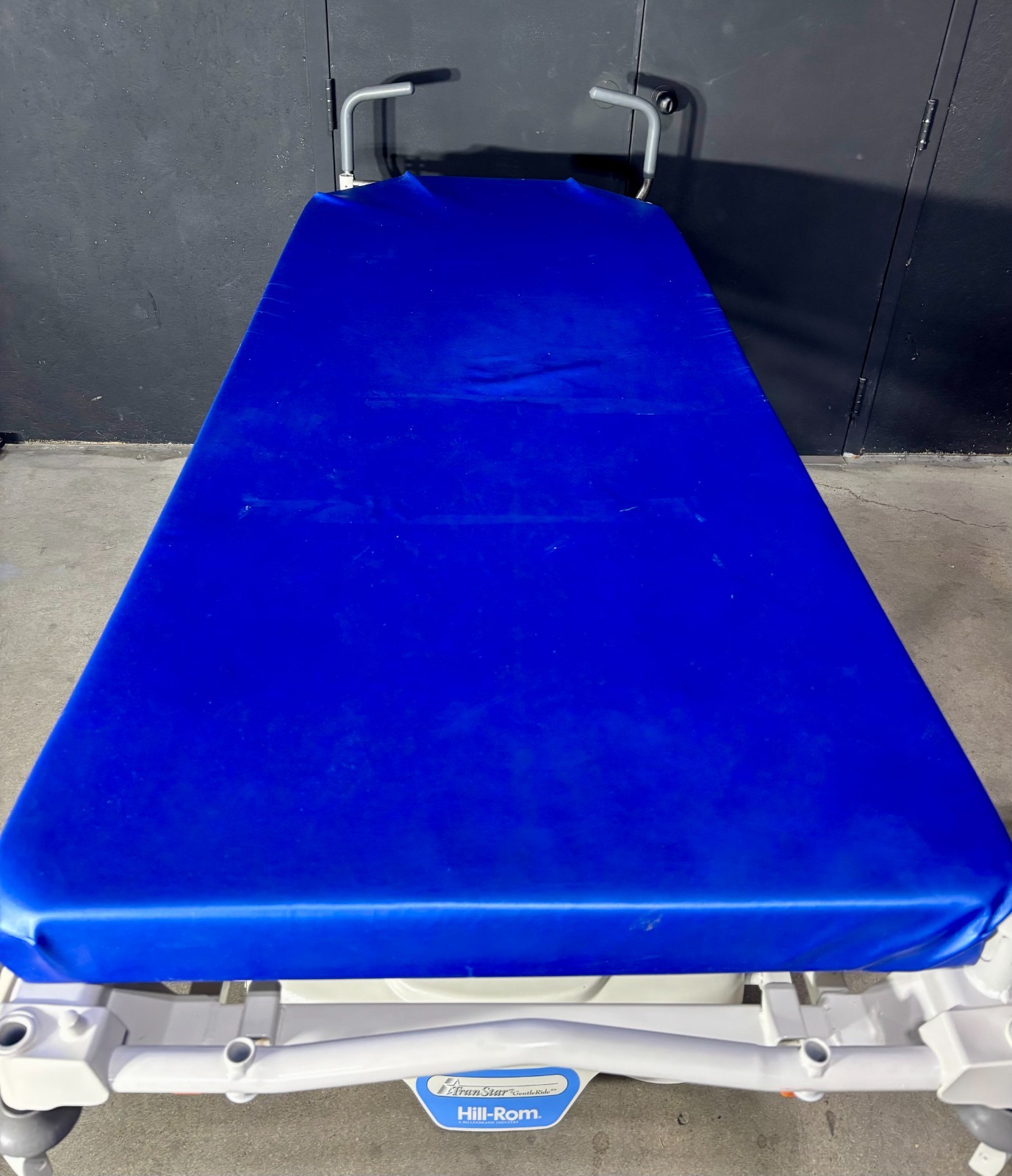 Hill-Rom P8000 Tran Star Gentle Ride Procedural Stretcher