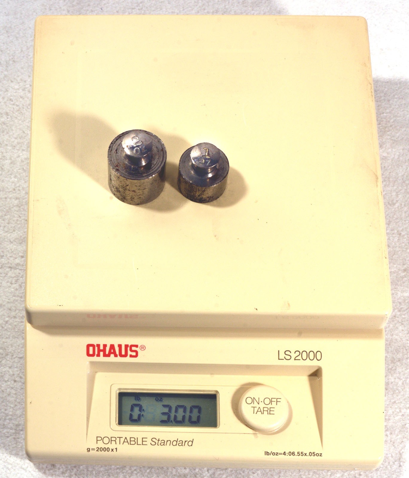 OHAUS Portable Electric Scale LS 2000, Max. Weight 4.4 Pounds