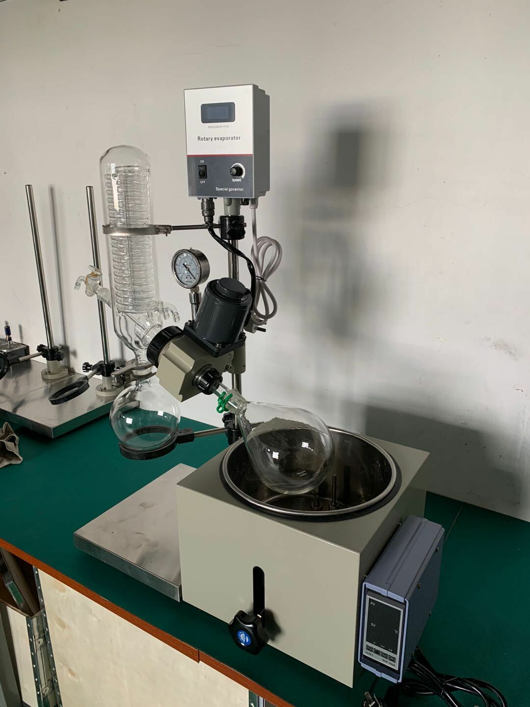 New 110V 2L Lab Rotary Evaporator Rotavapor Digital Heating Bath Test Machine