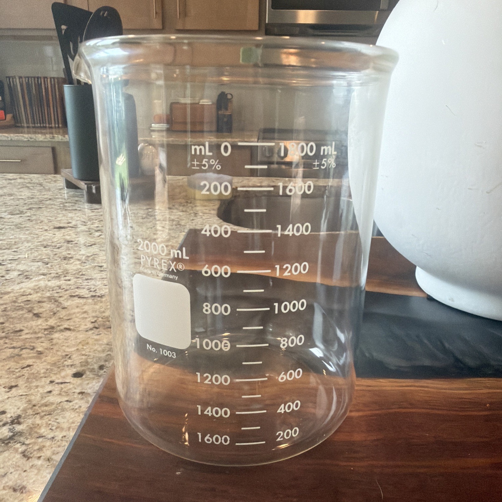 PYREX 2000 mL Heavy Duty Beaker Griffin No.1003