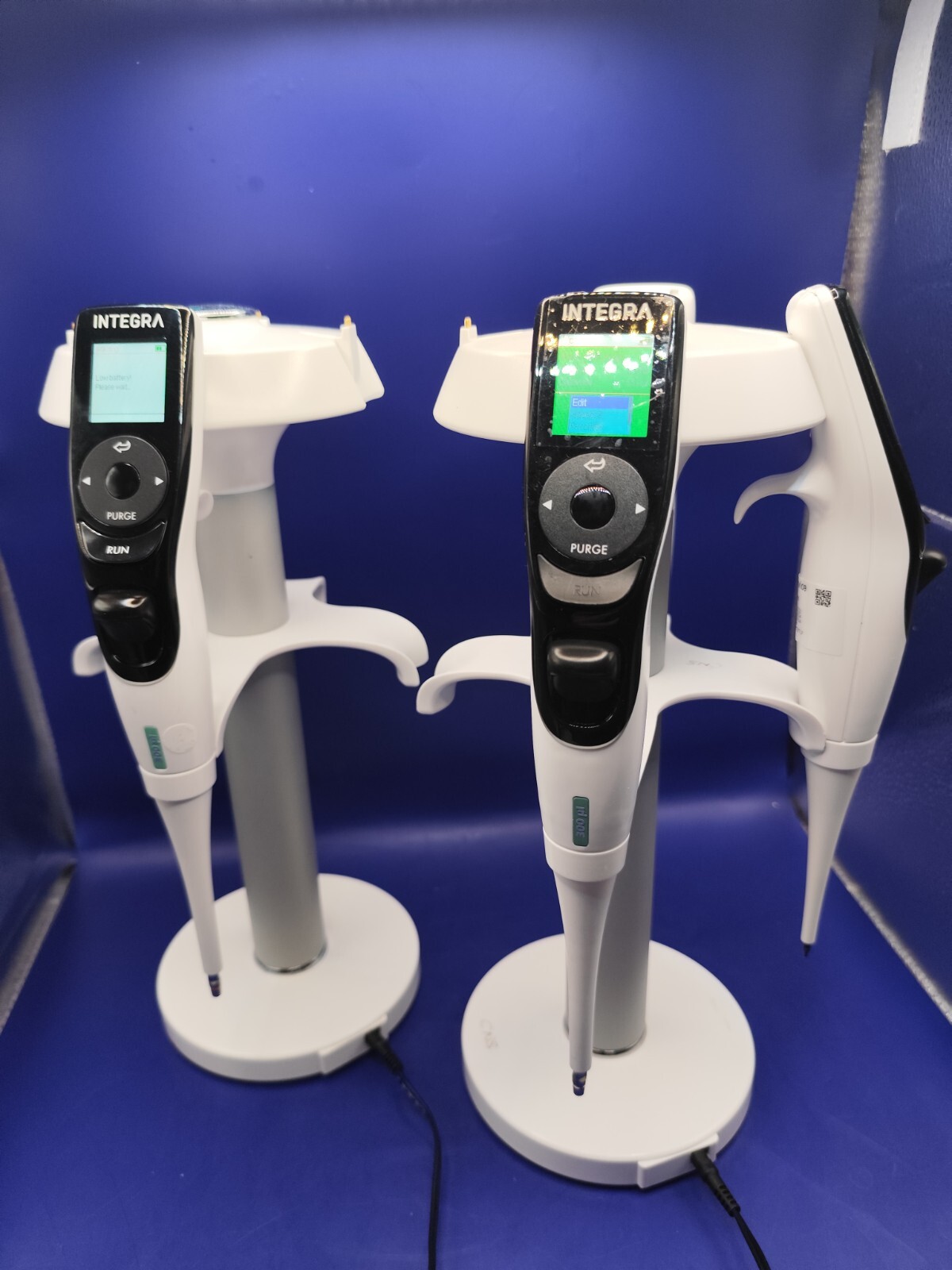 Integra electronic pipette and carousel charger single channel multiple channel