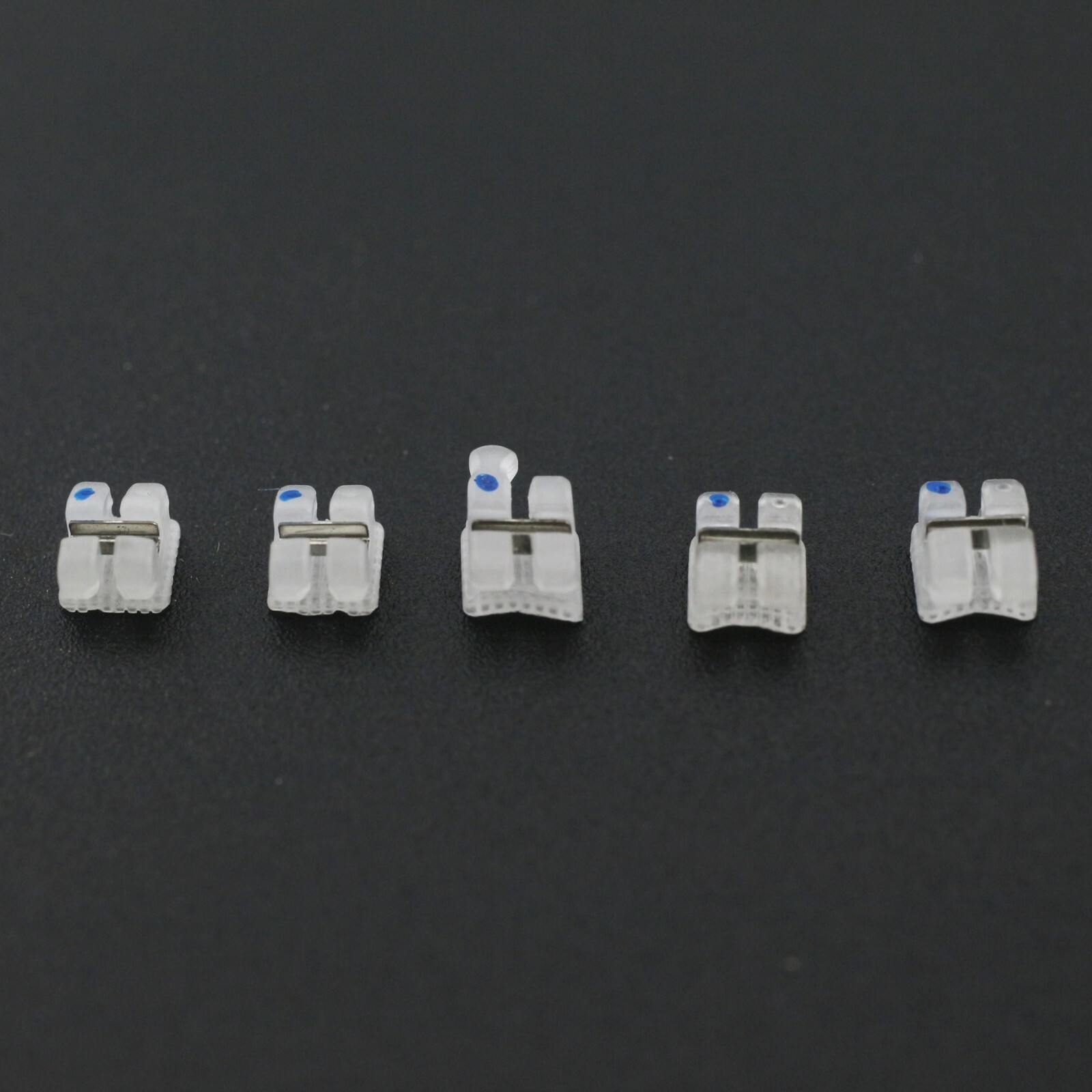Dental Braces Orthodontic Ceramic Brackets With Metal Slot Roth 0.022 3 Hook 5-5