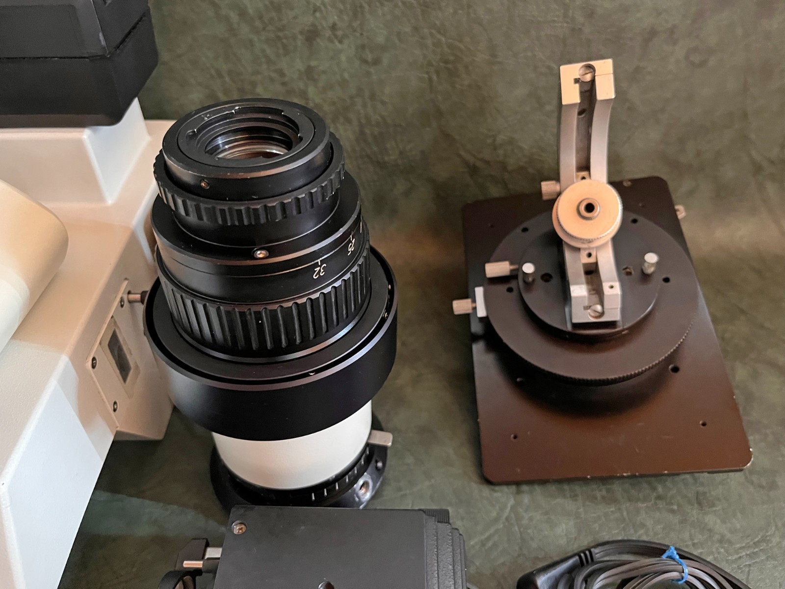 UNTESTED FOR PARTS LEICA DMC FORENSIC COMPARISON MICROSCOPE SPARES LOT GERMANY