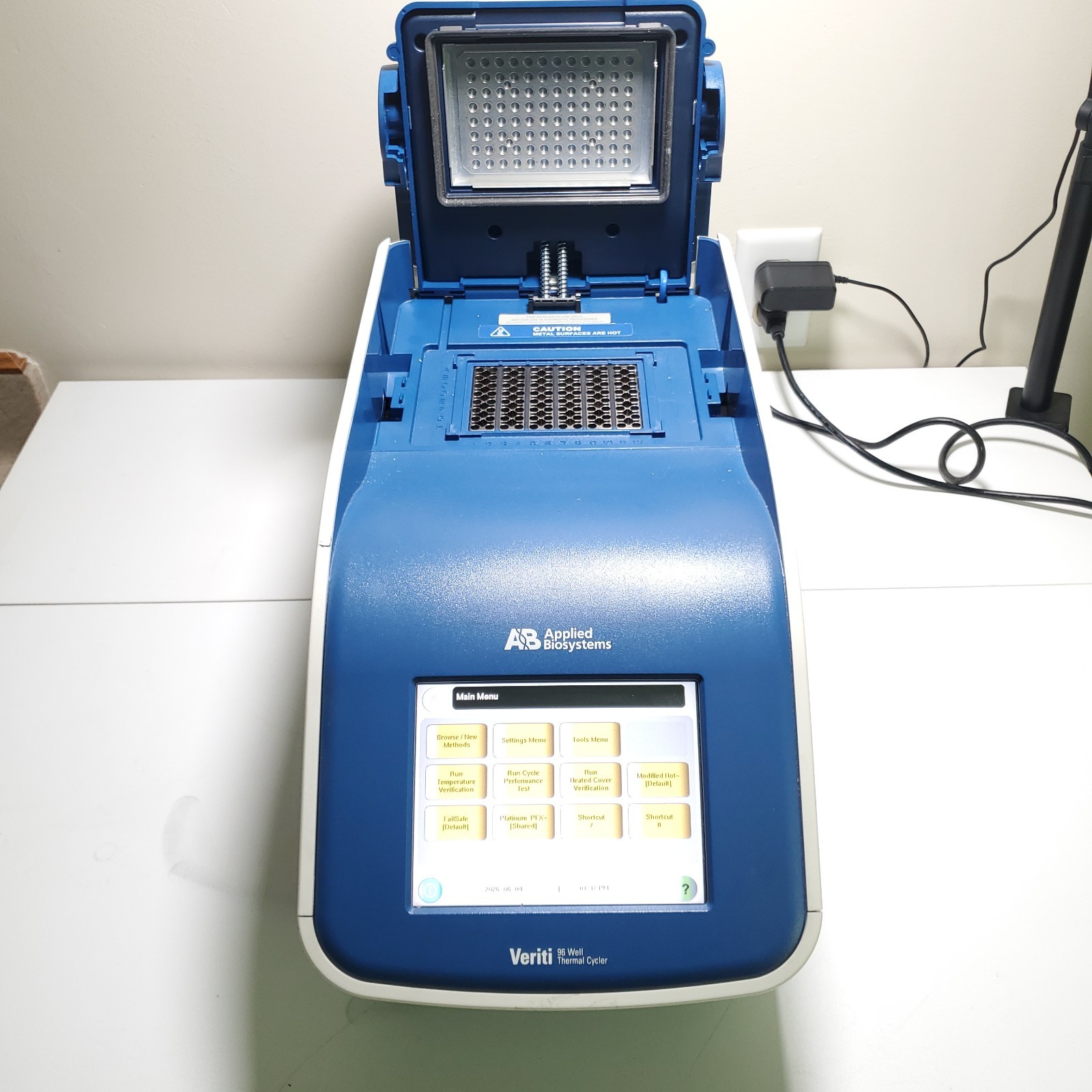 Applied Biosystems 9902 Veriti 96-Well Thermal Cycler PCR
