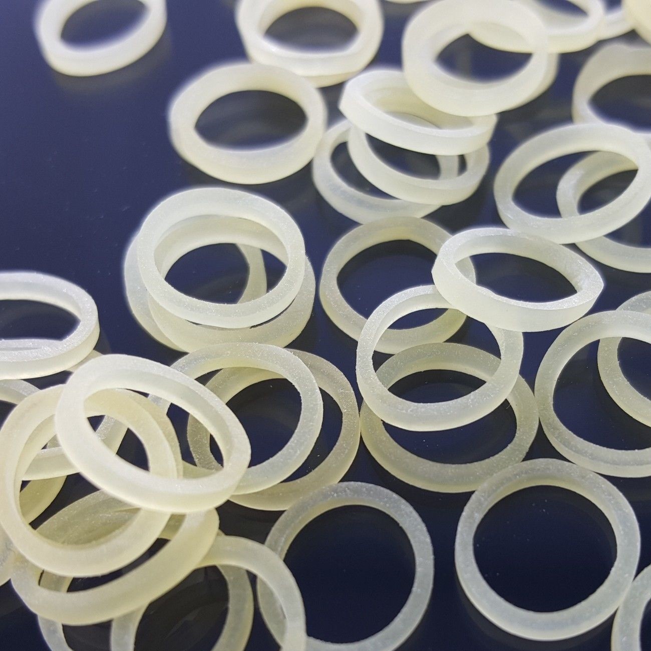 100x Dental Orthodontics Elastic Teeth Rubber Bands for Braces 3.5oz Force 3/16″