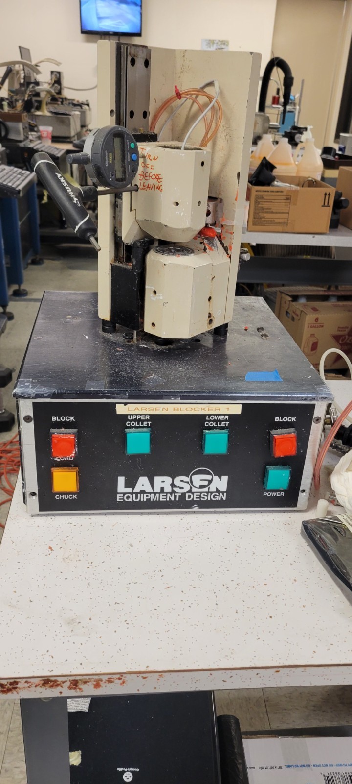 Larsen ACB 102 optical lens blocker